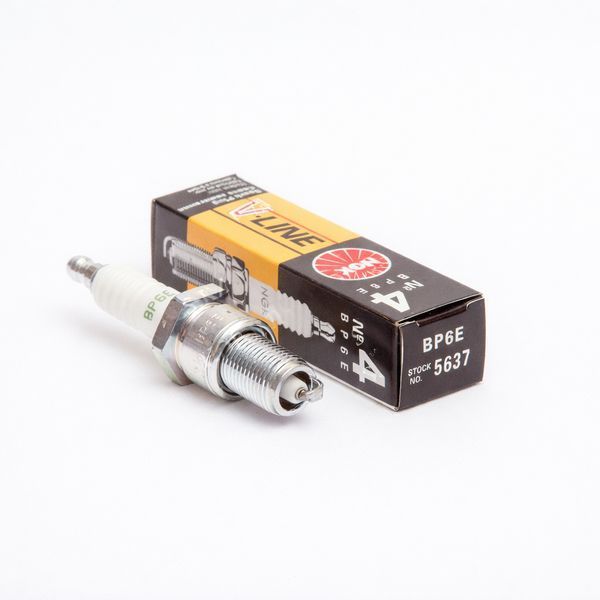 Свечи зажигания BP6E, NGK 5637, Серебристый / Свечи свечи / Автосвечи / Свечи для авто / Свечи на мотор 234597607 фото