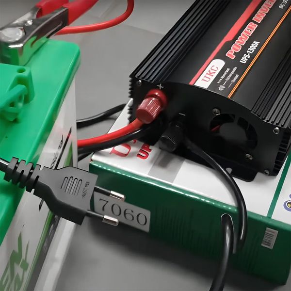 Перетворювач напруги з 12V на 220V, 1300W, UPS+CHARGE / Автомобільний інвертор постійного струму 234569756 фото